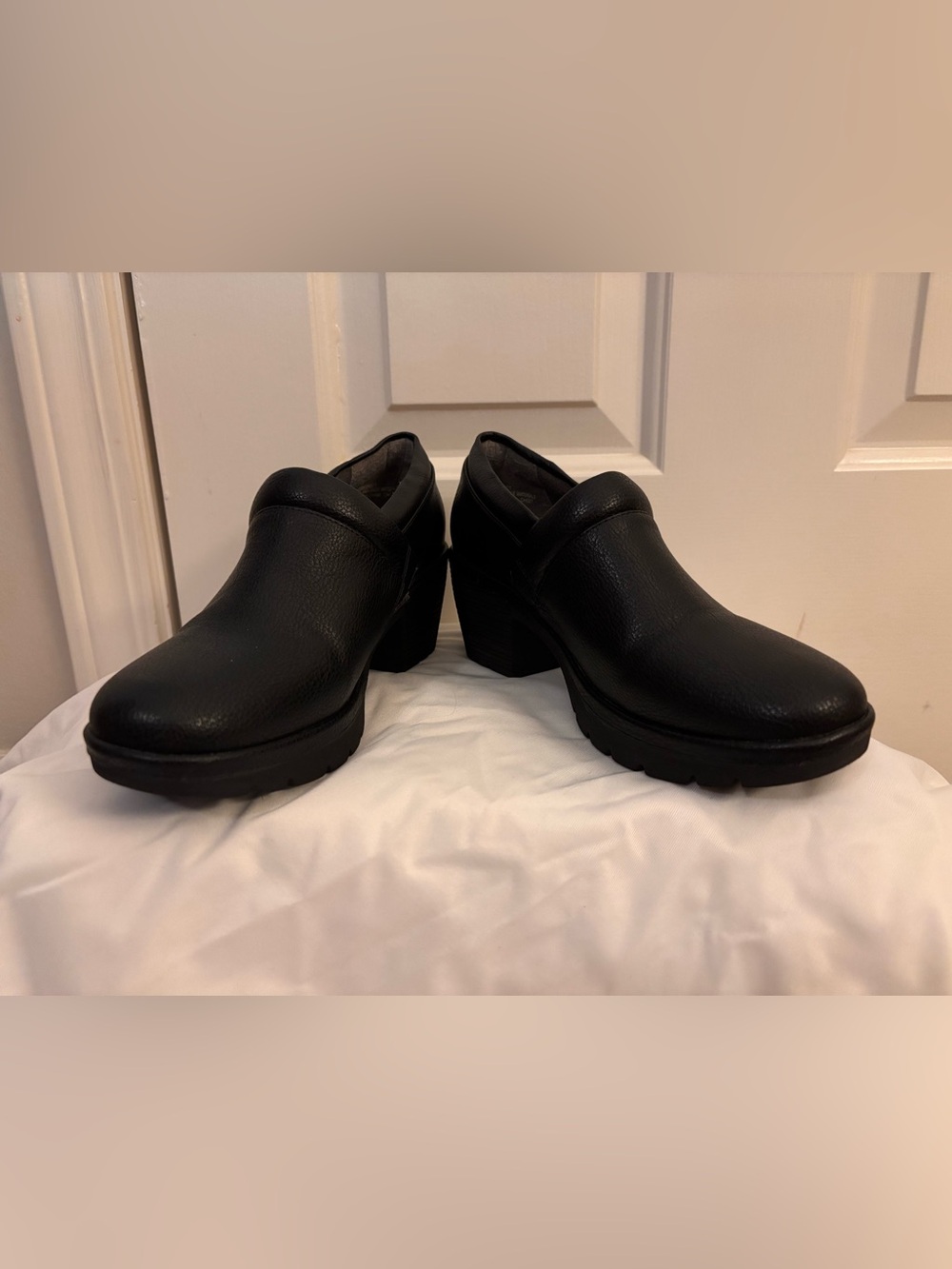 Women's Black Slip-On Heel Clogs with Cushioned Support